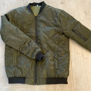 Men’s army green puffer jacket